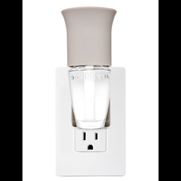 Bath & Body Works Wallflower Bundle - Picture 2 of 3